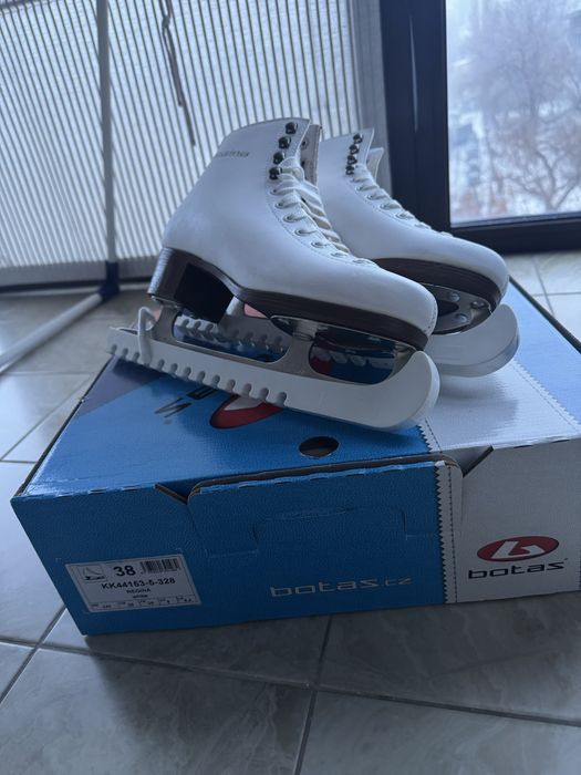 Коньки в отличном состоянии 38 размер