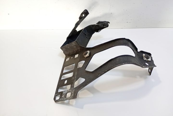 Suport far stanga 51647033731 BMW Seria 5 E60/E61