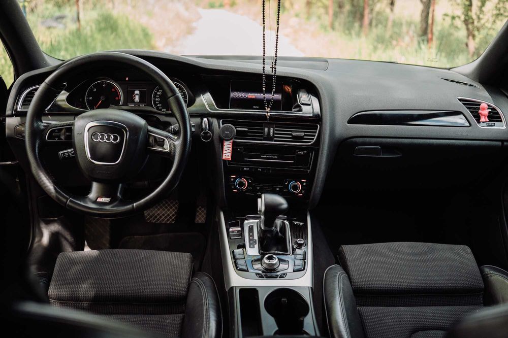 Audi A4 b8 2.0 tdi  CAGA 143 cp, multitronic reconditionat