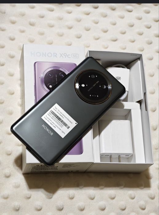 HONOR X9c  ОЗУ 12 ГБ  память 256