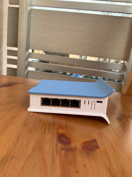 Рутер MikroTik hAP Lite RB941-2nD-TC
