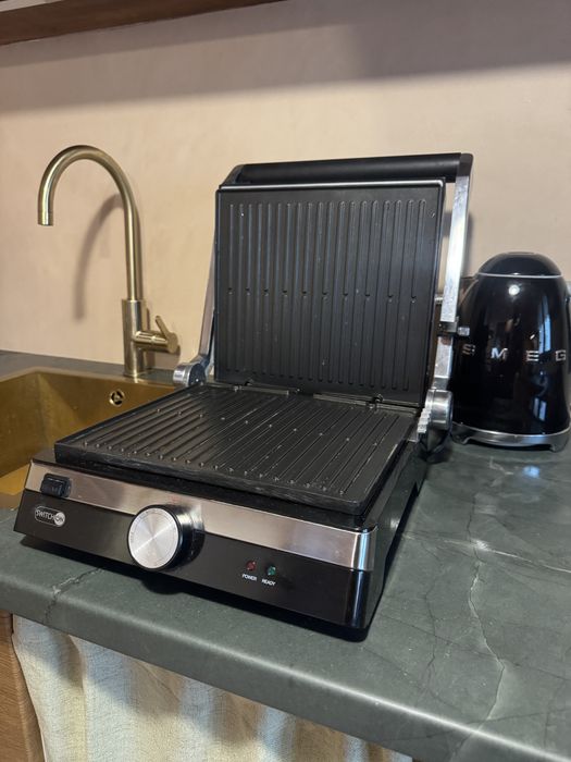 Grill/toaster electric