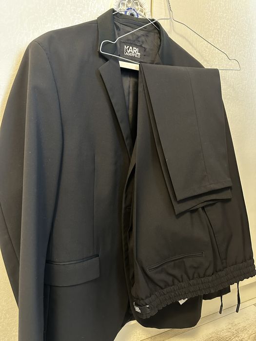 Costum de  firma de la  karl original