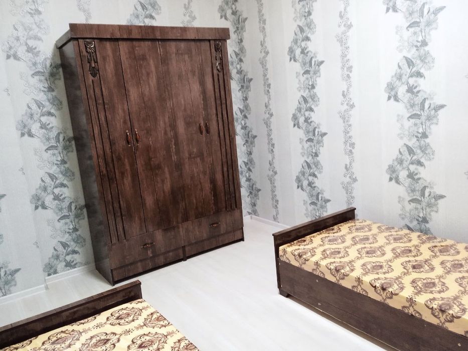 Санат-саройи олдида Янги курилган Дом.