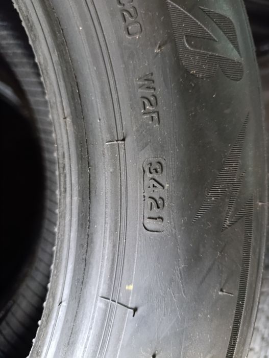 Anvelope de iarnă 205 60 16 Bridgestone  dot 2023