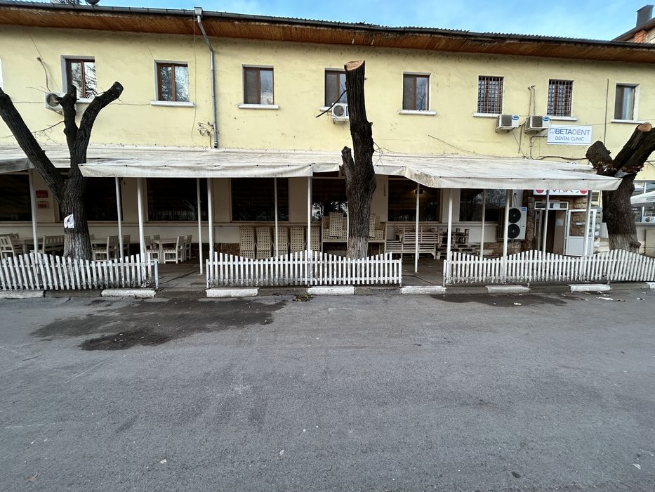 Тента платнище с метална конструкция