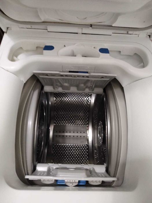 Продается стиральная машина Electrolux.