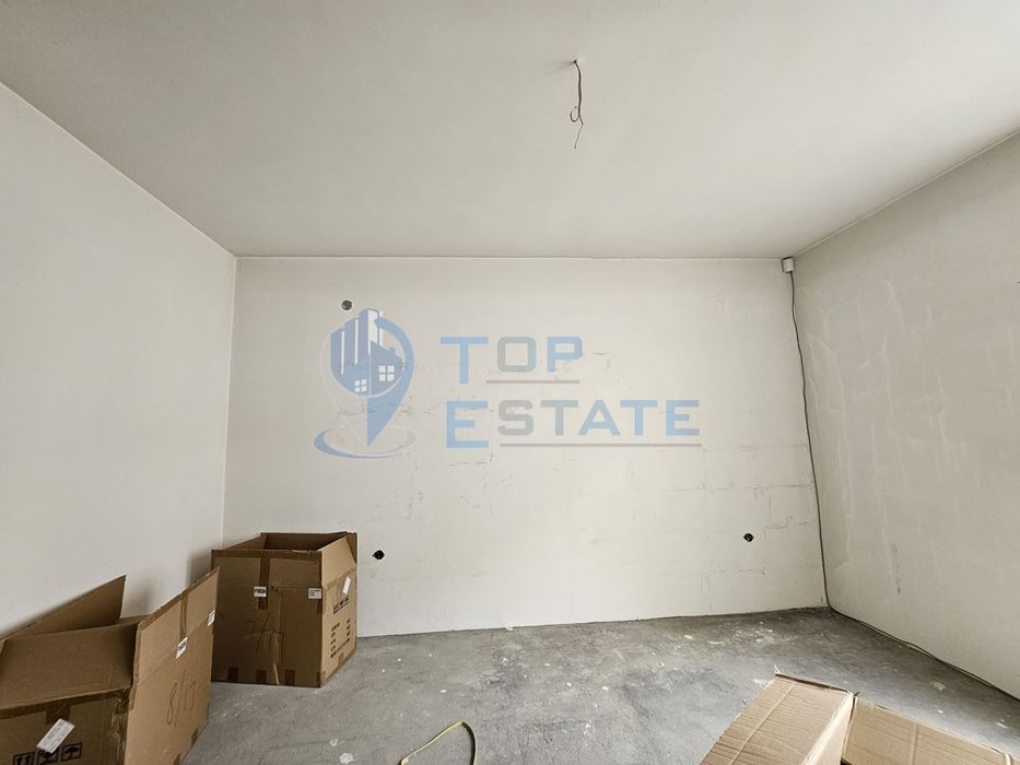 Продава се Тристаен апартамент в Велико Търново, Център - 105 кв.м за 1715 €/кв.м - Снимка #4