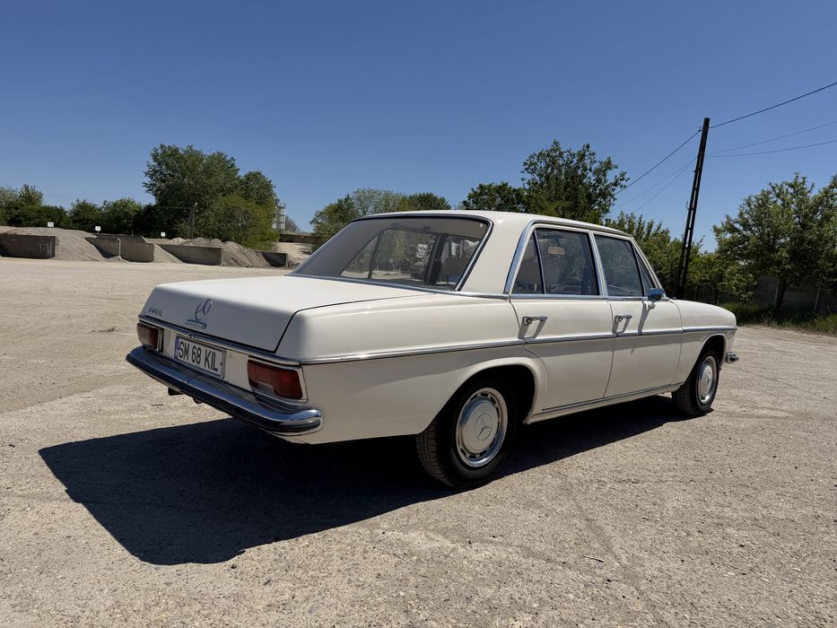 Mercedes Benz 200D W115 Bot de Cal - 1968  -