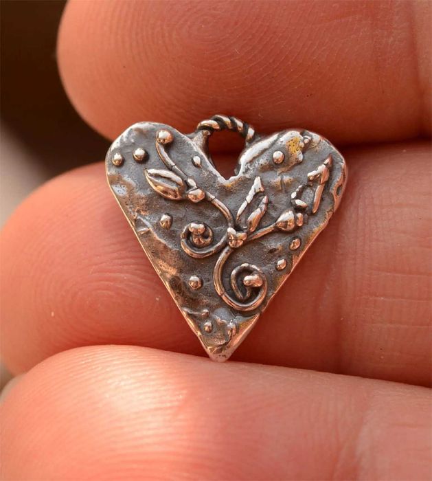 Сребърен медальон 925 сърце – талисман за любов, скулптурни бижута.
