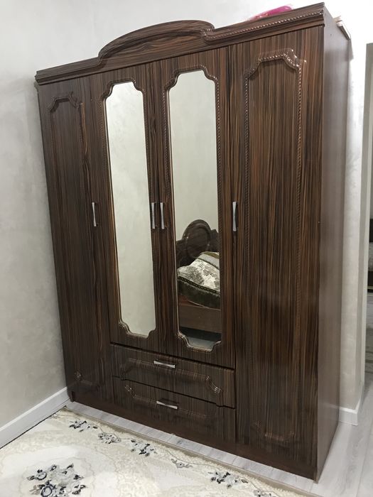 Продам спальный гарнитур