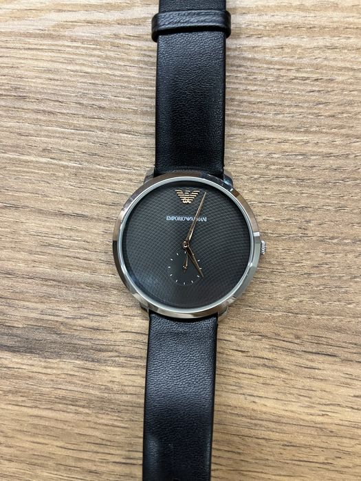 Елегантен часовник Emporio Armani в отлично състояние!!!