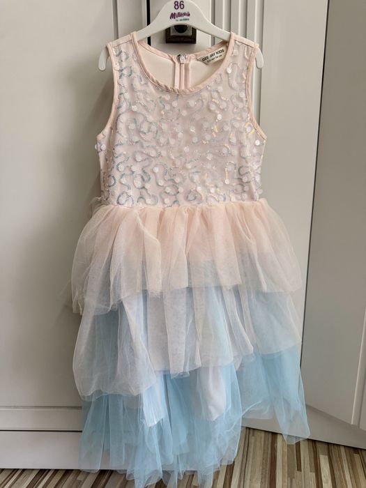 Продам платье на девочку