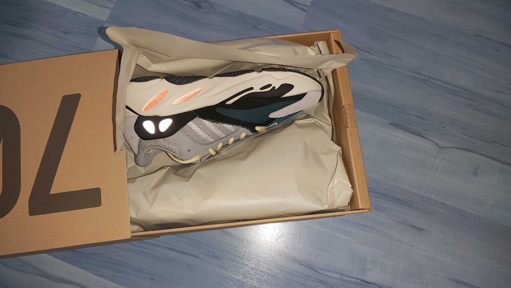 Adidas Yeezy Boost 700 Wave Runner