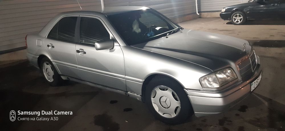 Продам мерседес С180 W202