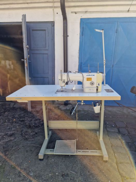 Mașina de cusut industriala JACK