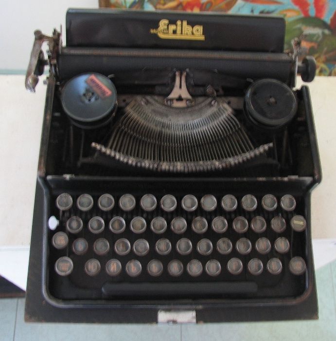 ЗАМЯНА за КАРТИНИ!! Старинна пишеща машина Naumann Erika
