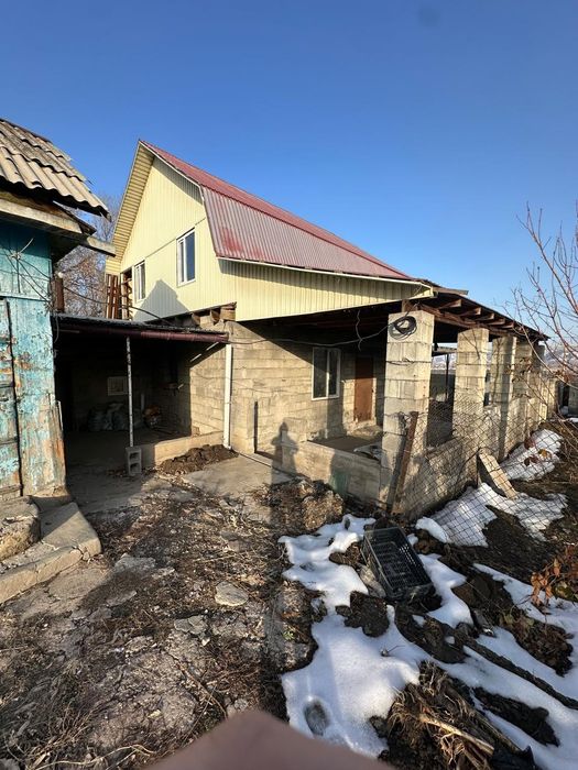 Продам недостроенный двухэтажный дом