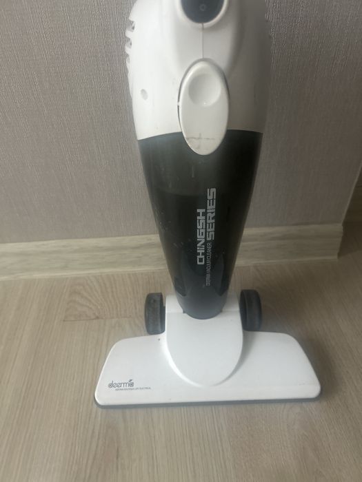 Вертикальный пылесос