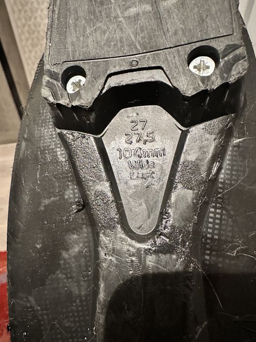 Продам лыжи atomic