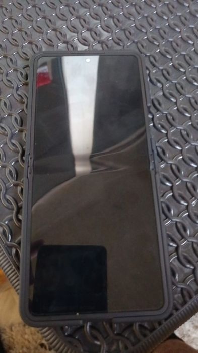 Vand/Schimb Samsung Z Flip 7 12gb ram 256 gb