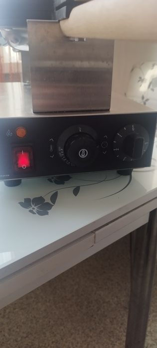 Продам электро вафельницу bubble waffle