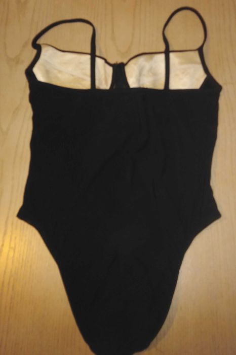 Costum de baie de la Sisley, model foarte frumos