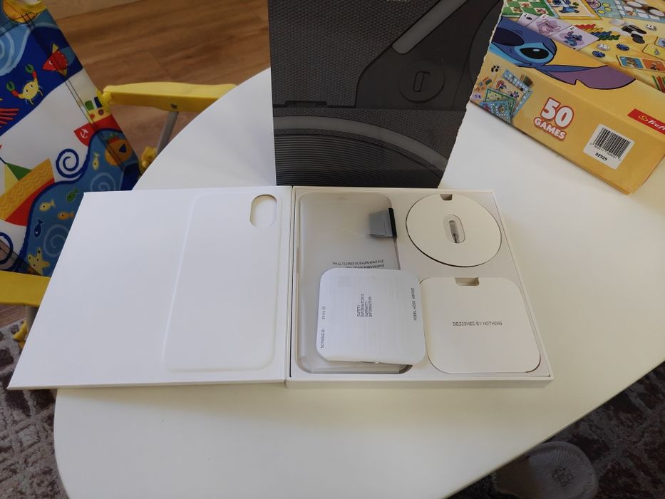 Nothing Phone 2 - top