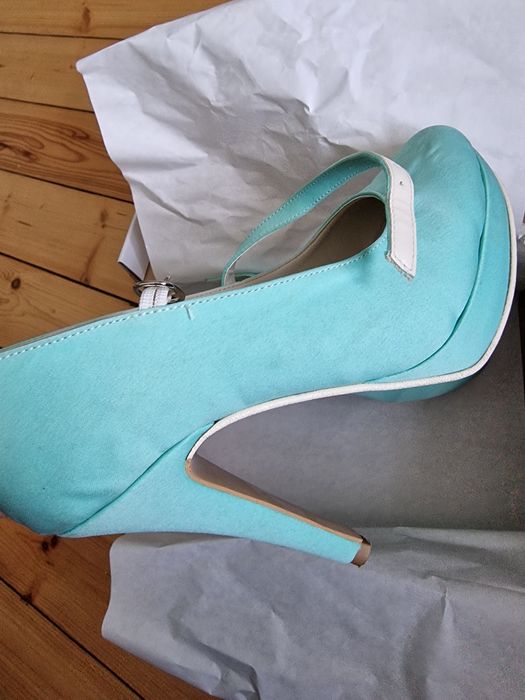 Високи токчета - мента