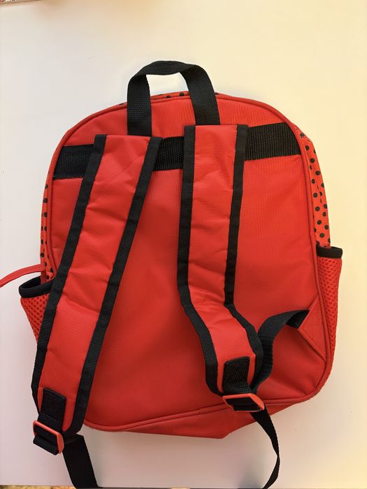 Детска раница на “Калинката и Черния котарак”