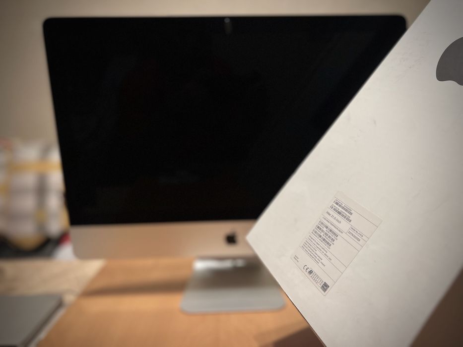 iMac (Retina 4K, 21.5-инчов, 2017)+Apple USB SuperDrive