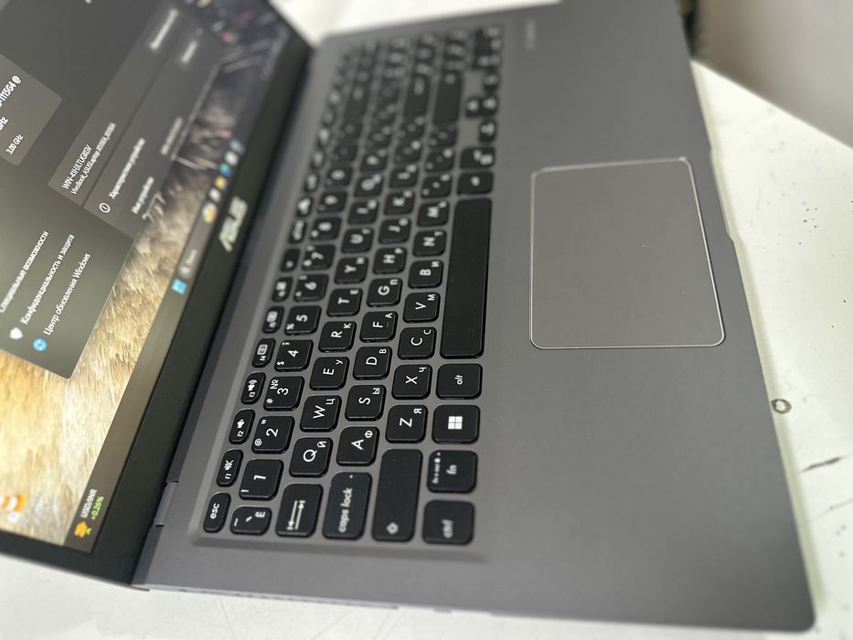 Продается ноутубк асус i3-11gen