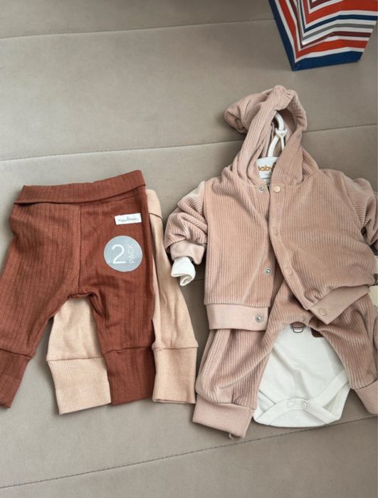 Haine 56 noi cu eticheta