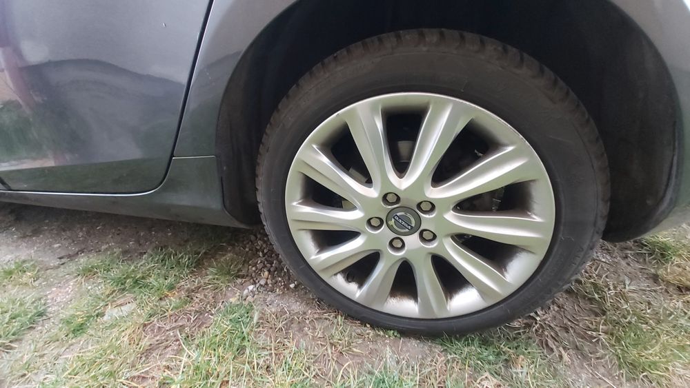 VOLVO V40 an fabricație2014 cu volan pe partea stângă.