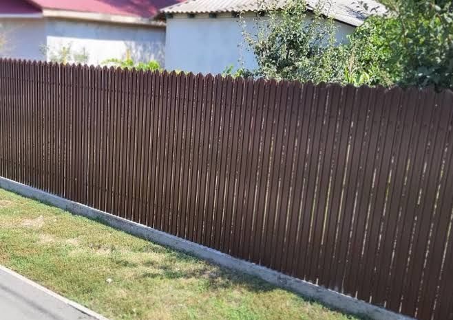 Realizăm garduri din tablă cutata