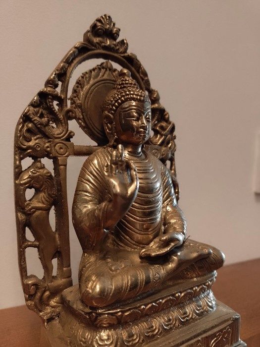 Superbă sculptură,statueta din bronz masiv,piesa cu o lucrătură de o f