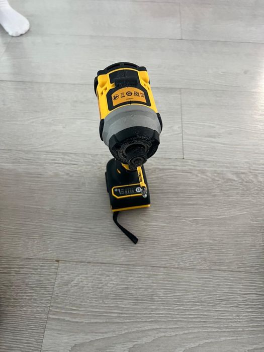DeWALT DCF850 – Nouă, testată