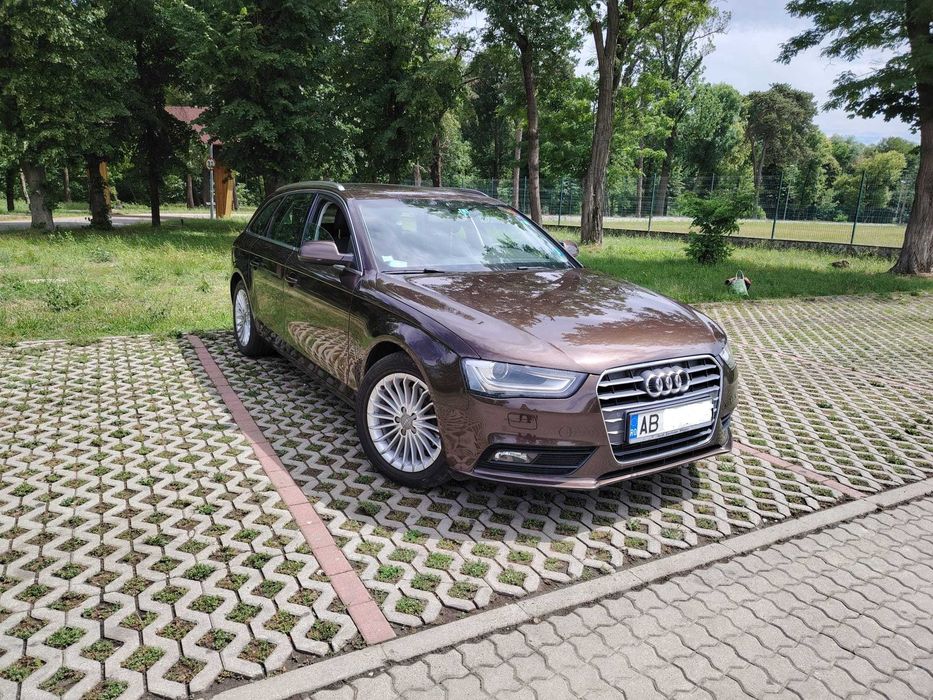 AUDI inscris A4 Avant B8 Facelift 2.0 TDI + 8 roti Alu
