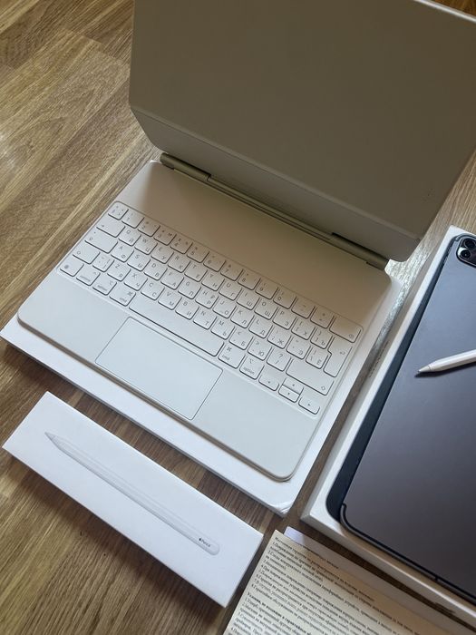 Ipad pro 12.9  256гб.  Pencil.  Keyboard