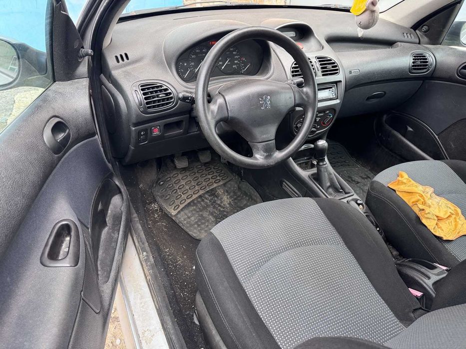 Peugeot 206 1.4i 75hp 2003г. На части