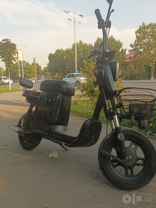 Wasat skuteri srochna sotiladi
