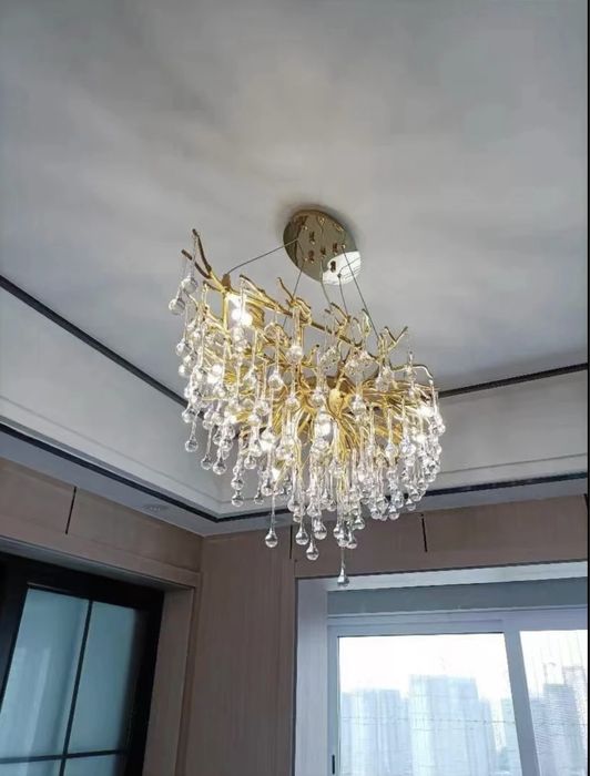 Продам люстру новую