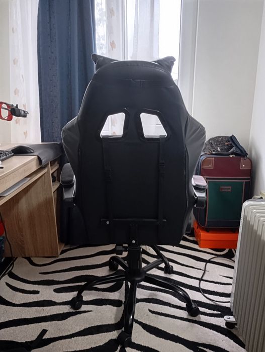 Vând scaun de gaming