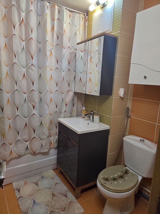 Închiriez apartament zona Racheta