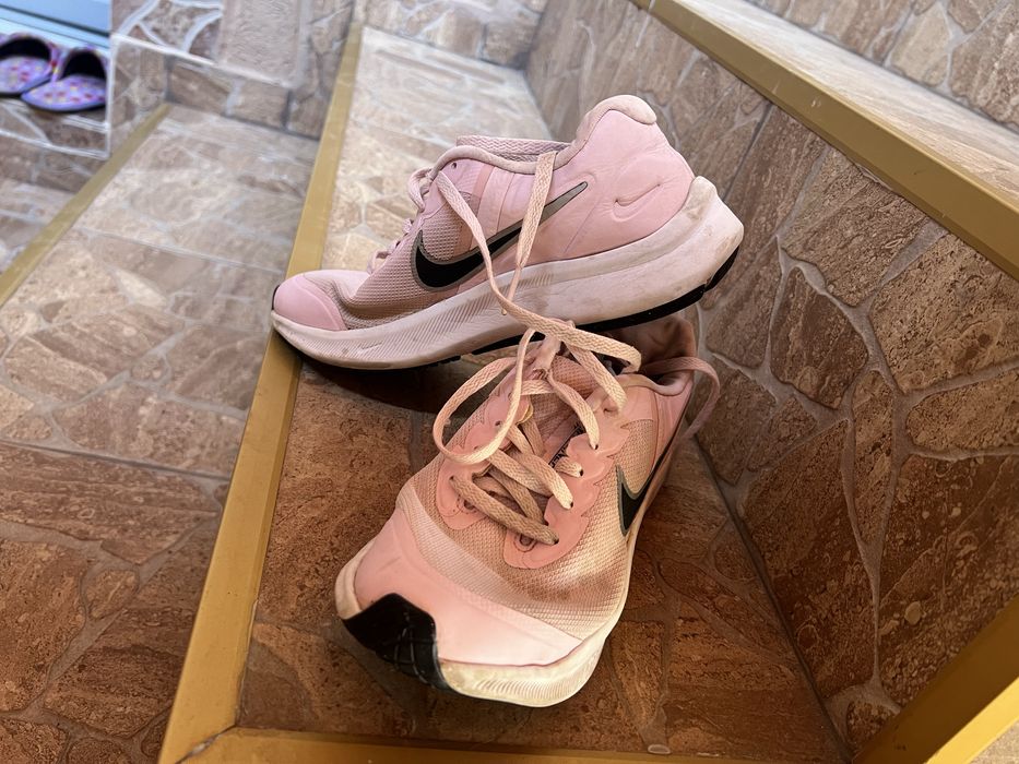 Маратонки на много добро състояние