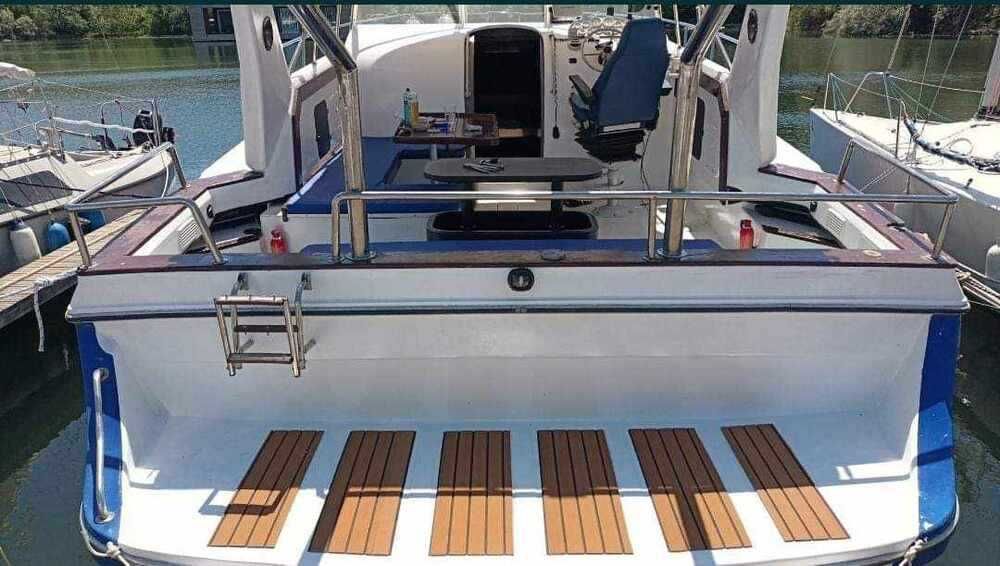 salupa barca yacht bayliner conquest 3250