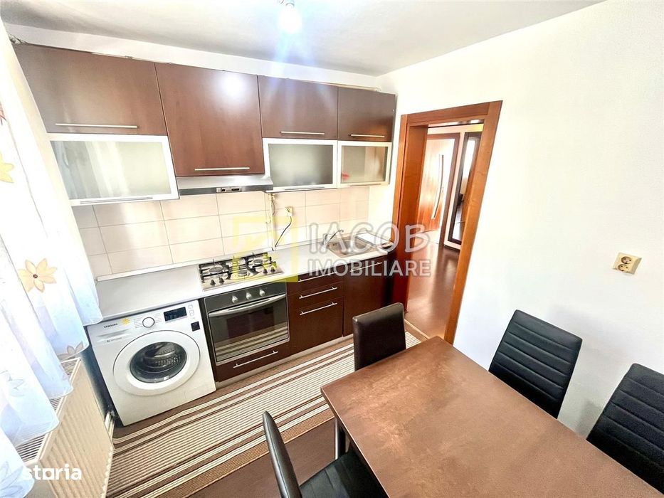 Apartament 3 camere decomandate, strada Martir Horia, Bacau
