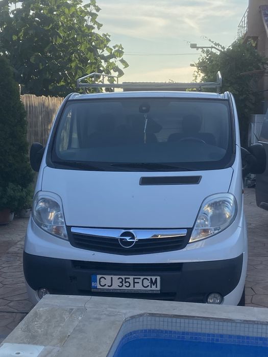 Vand sau schimb opel vivaro 2.0 TDCI 114 cv 6 viteze manuala