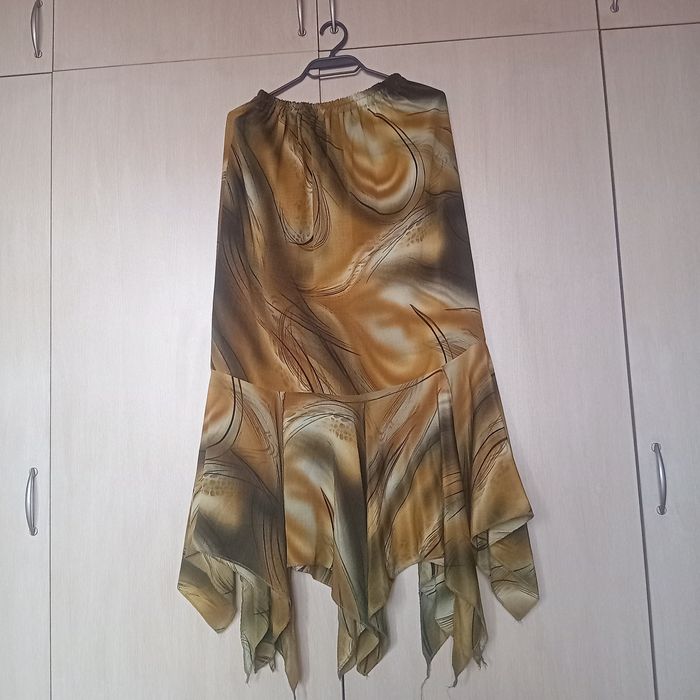 Продавам дамски поли