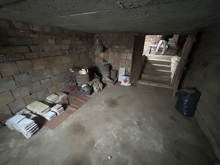 Къща на 2 етажа с мазе, гараж и кладенец – с. Крушето